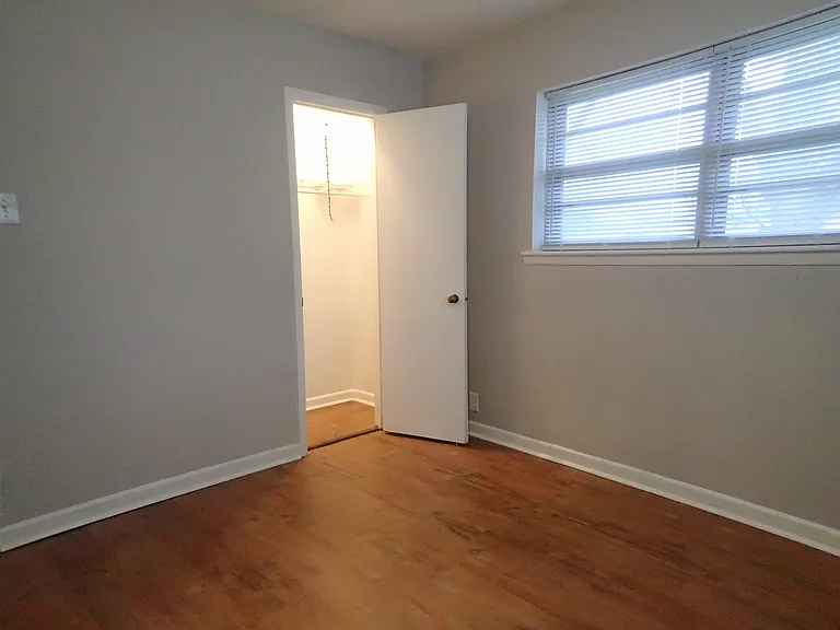 1216 Elmwood St — Photo 8