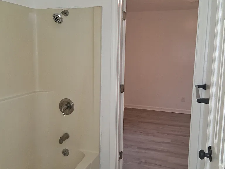 150 Villa Ct #150 — Photo 11