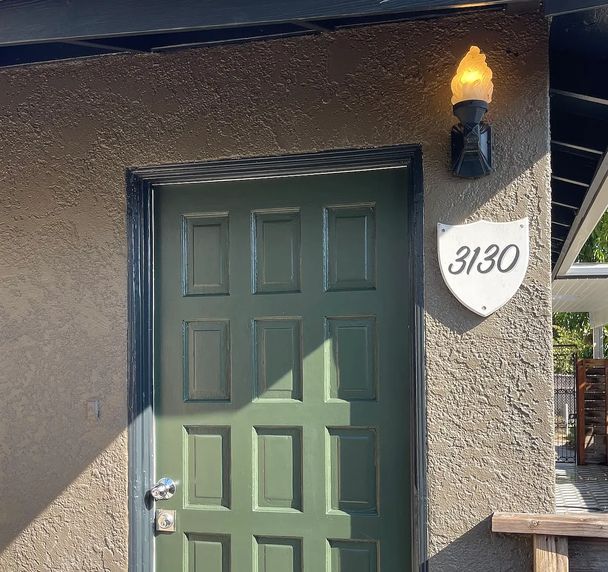 2 bed, 900 sqft, $4,600 — Photo 1