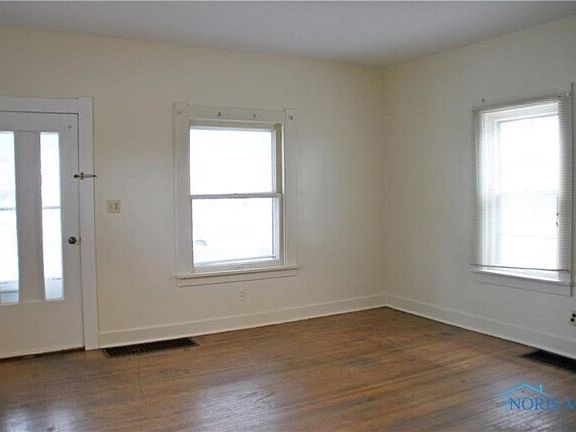 4th image of 343 N Grove St