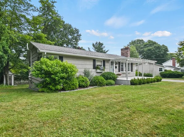 5 Vega Ln, Worcester, MA 01605