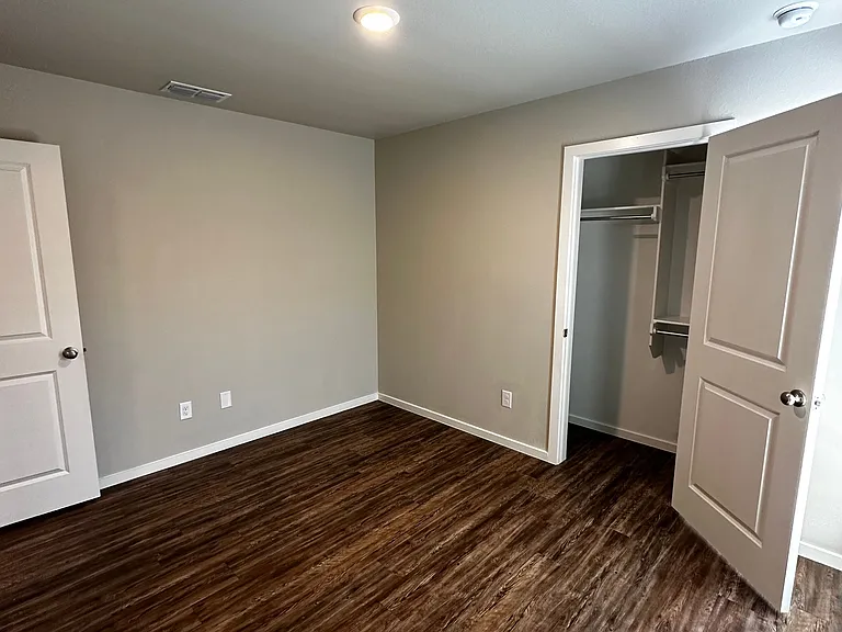 3419 Tiffin Ave — Photo 13