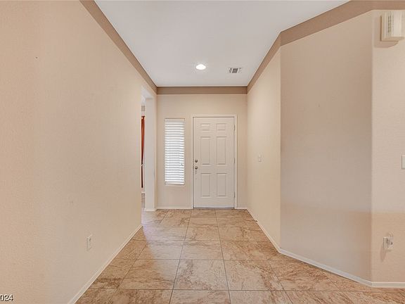 5th image of 2865 Thunder Bay Ave