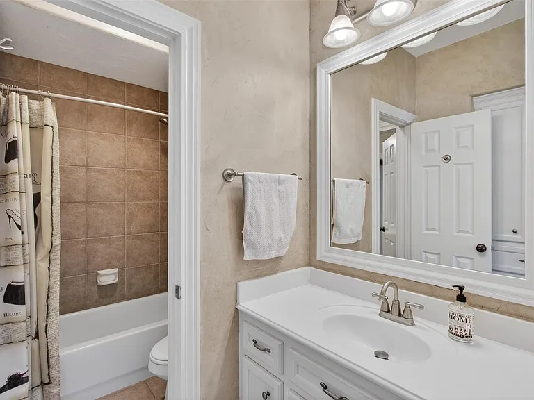 10626 Crystal Cove Dr — Photo 37