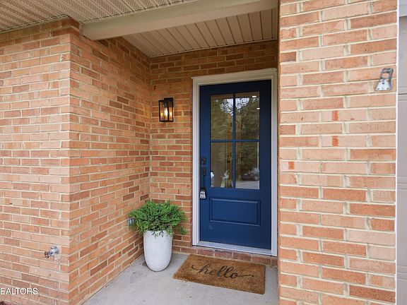 3rd image of 7932 Cavanaugh Way