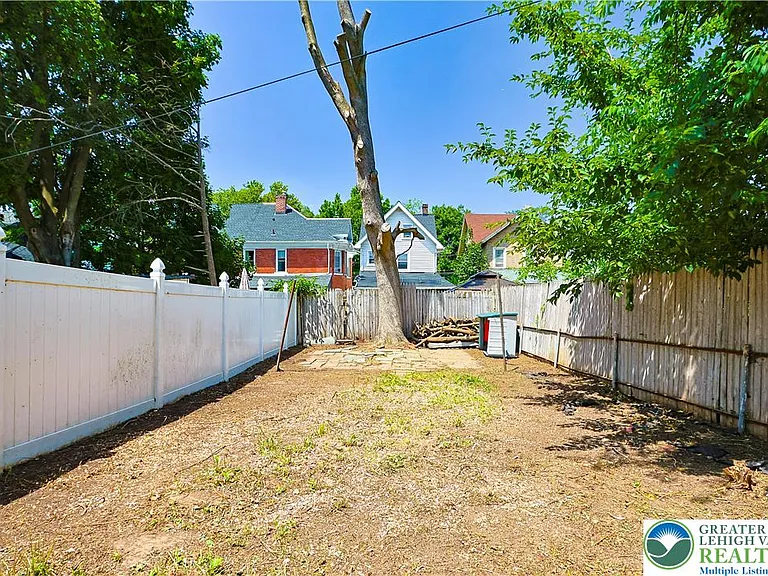 227 E Garrison St — Photo 27