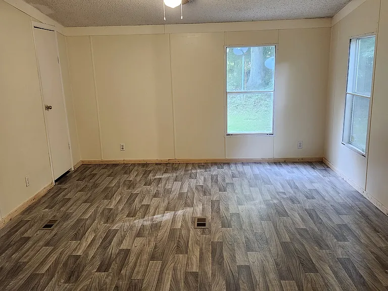 1201 Caboose Ct — Photo 8