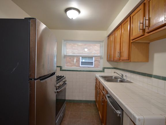 5th image of 4211 North Ave #4