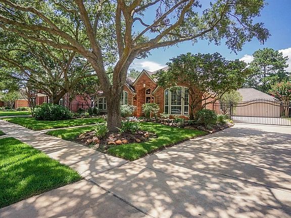 3rd image of 23214 Meadow Cross Ln