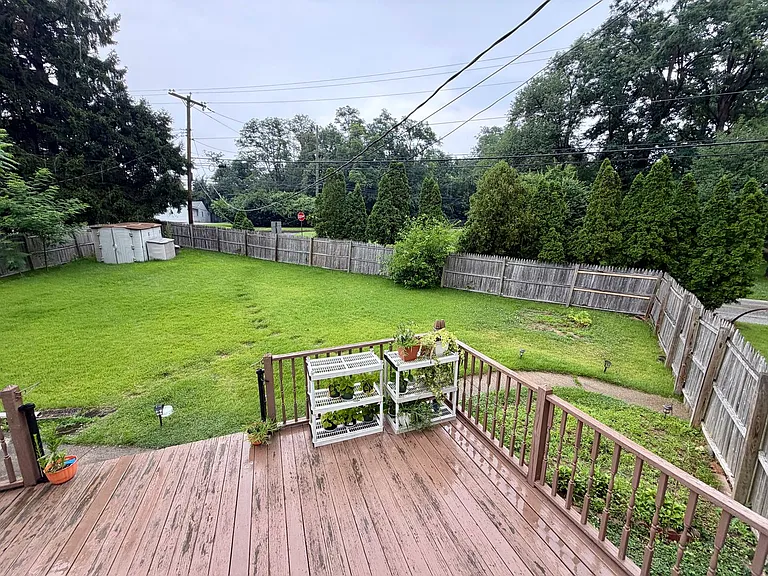 300 Winding Way — Photo 34