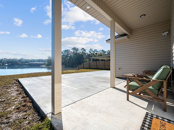 extended patio, accommodate for a small family