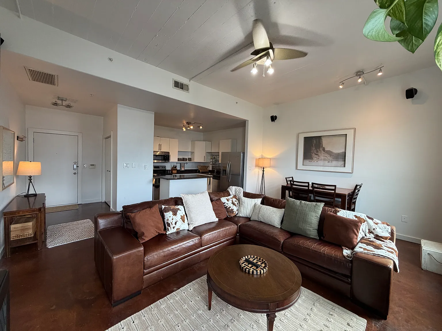 1 bed, 923 sqft, $2,500 — Photo 3