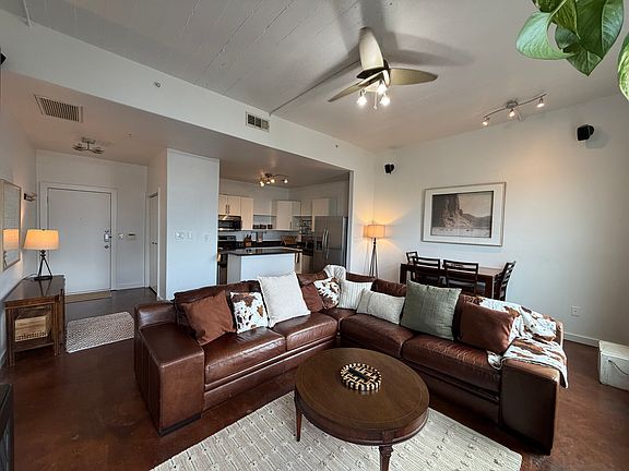 3rd image of 2205 McKinney St APT 513