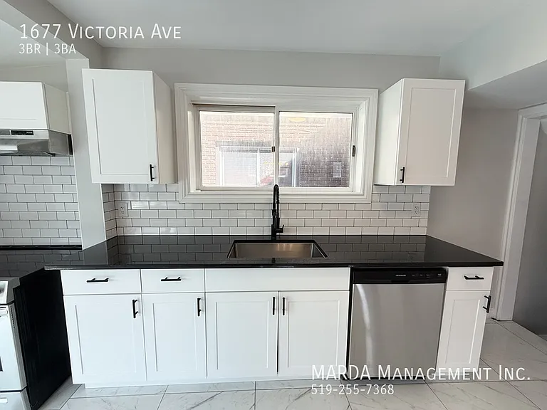 1677 Victoria Ave — Photo 16
