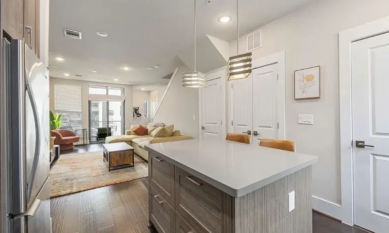 2401 Crawford St #2210 — Photo 3