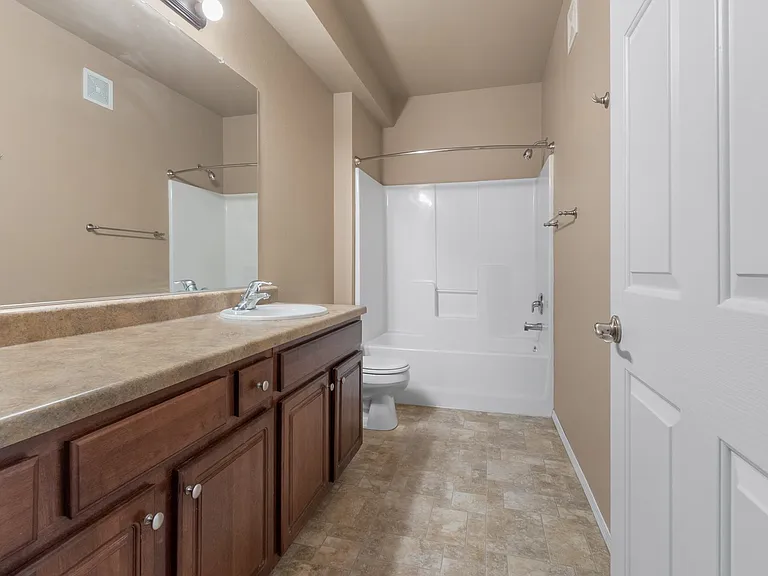 Prairiewood Apartments and Townhomes — Photo 29