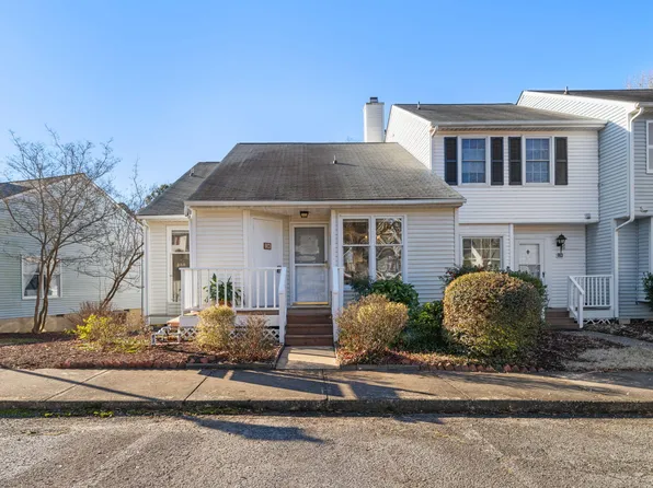 136 Saint Andrews Ln, Chapel Hill, NC 27517