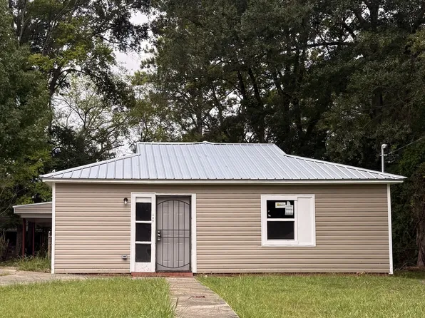 109 Houston Dr, Bessemer, AL 35020