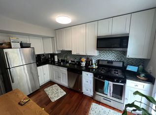2201 Huston Pl, Herndon, VA 20170