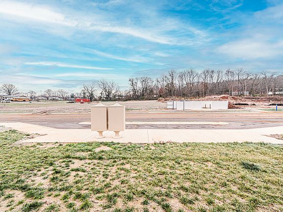 5th image of 160 Spring Oaks Blvd #11