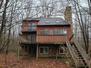 4 W Cherokee Trl, Albrightsville, PA 18210