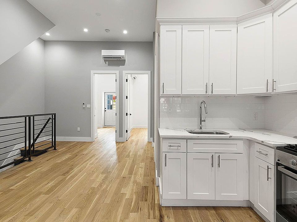 1st image of 542 Chauncey St #1L