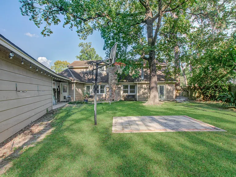 674 Ravensworth Dr — Photo 47