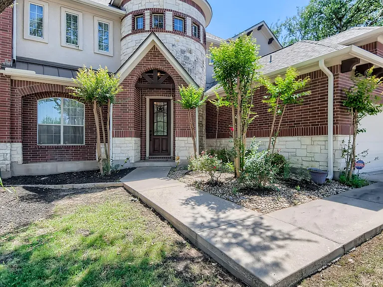 3822 Remington Rd — Photo 3