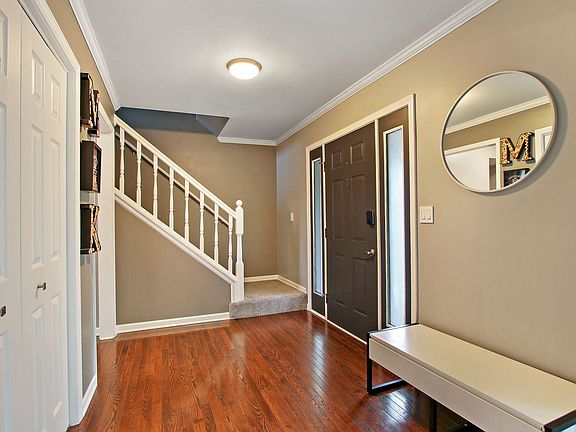 4th image of 287 Windsor Dr