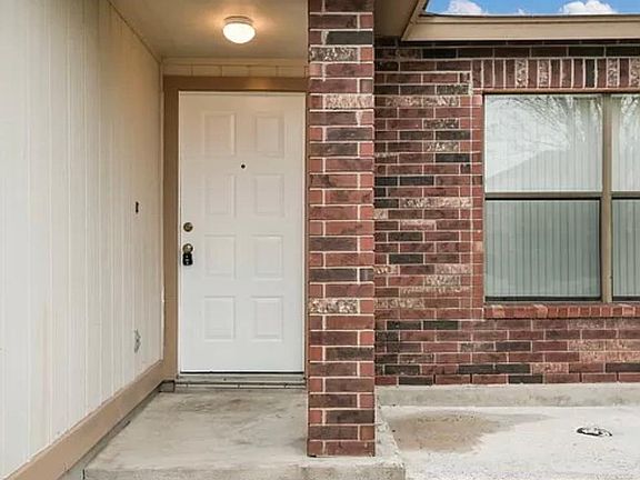 3rd image of 9822 Echo Plain Dr