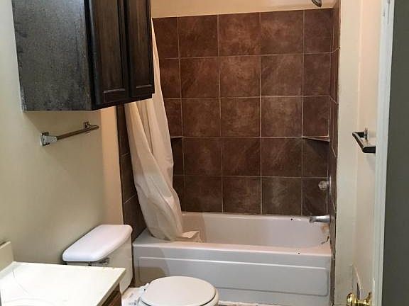 3rd image of 3037 Winthrop Ave