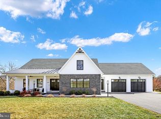 6120 Fairway Dr W, Fayetteville, PA 17222