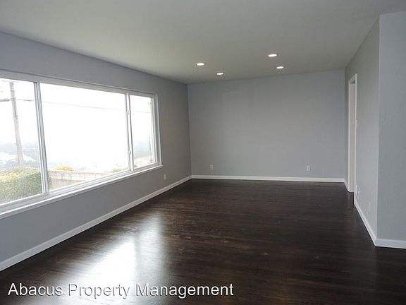 3rd image of 166 Alta Vista Way