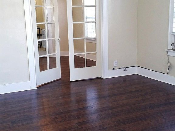 3rd image of 3017 S St Andrews Pl