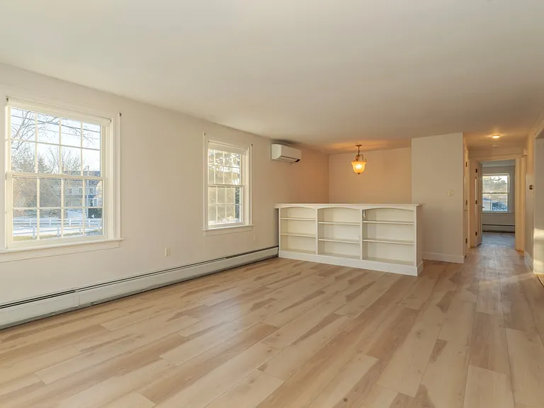 50 Laurel Cir — Photo 13