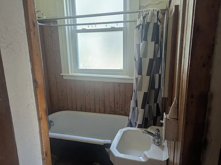 2158 Clifton Ave — Photo 9