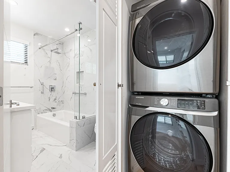 418 N Palm Dr #1 — Photo 13