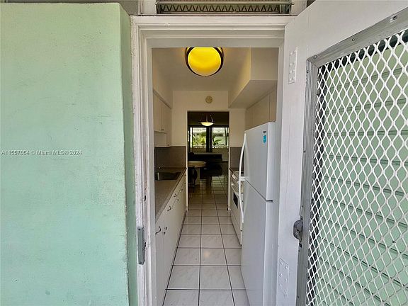 3rd image of 1400 Pennsylvania Ave APT 6