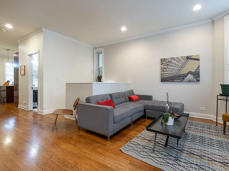 2324 W Medill Ave #1 — Photo 2