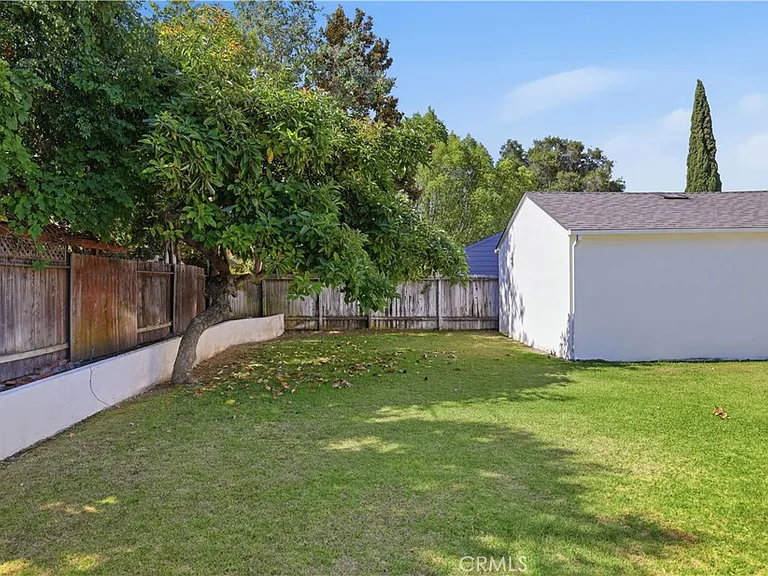 2311 Valencia St — Photo 25