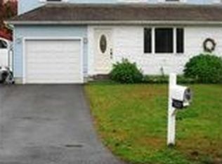 8A Pumpkin Ln, Westfield, MA 01085