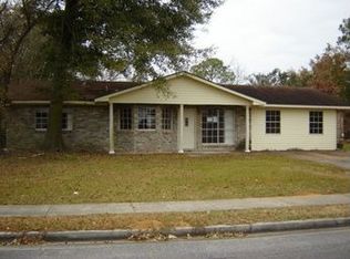 3611 Arlington St, Pascagoula, MS 39581