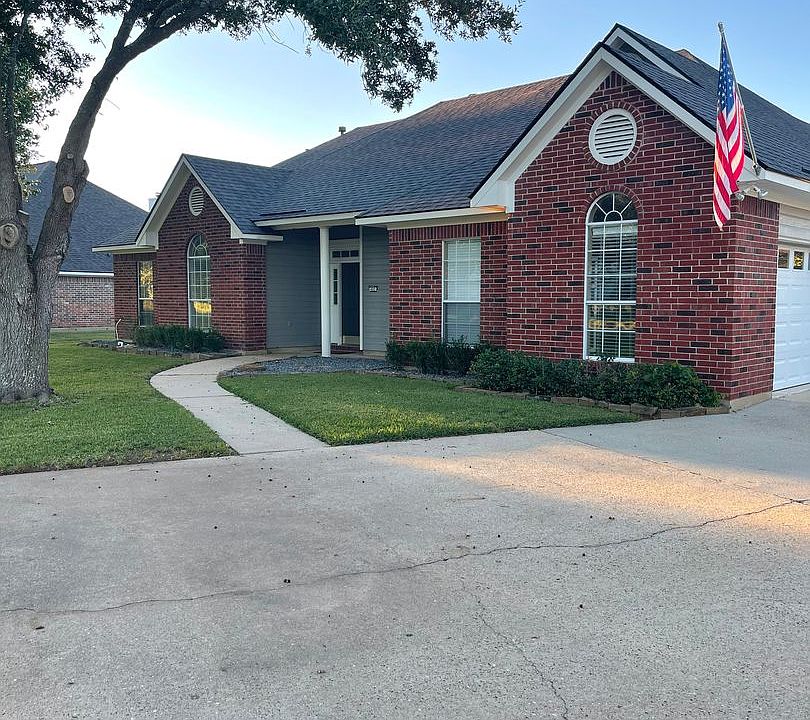 1st image of 402 Weavers Way