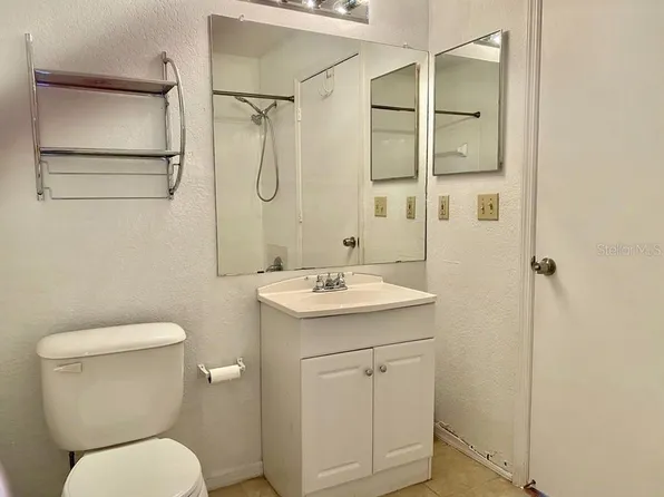 2550 N Alafaya Trl, Orlando, FL
