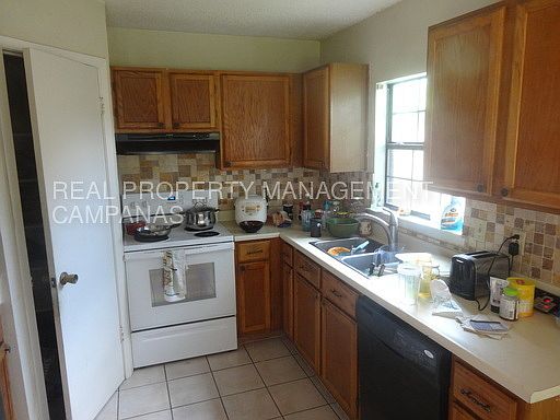3rd image of 1055 Fillmore Dr