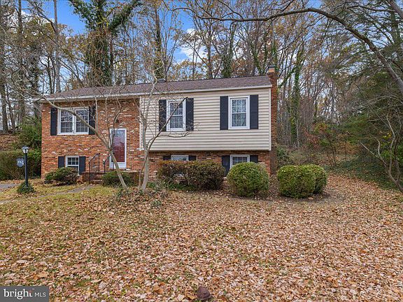 3rd image of 442 Cloverdale Cir