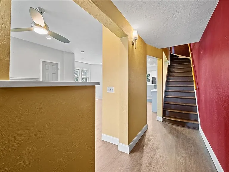 38 Pasadena St — Photo 10
