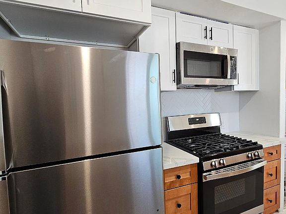 5th image of 7102 S La Cienega Blvd #4