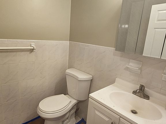 4th image of 47 Kenmore Ave Floor 1