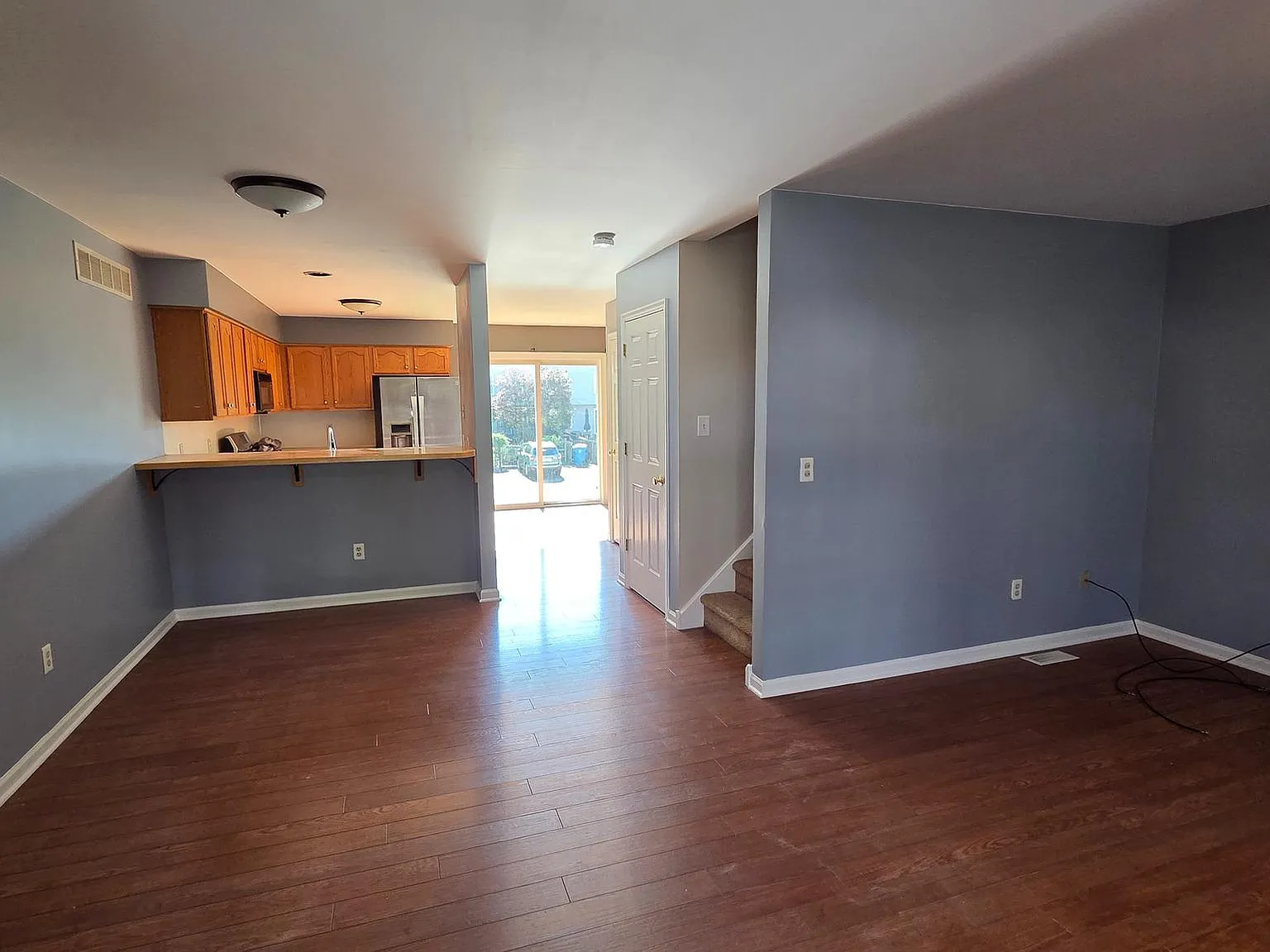 3 bed, 2.5 bath, 1808 sqft, $2,800 — Photo 3